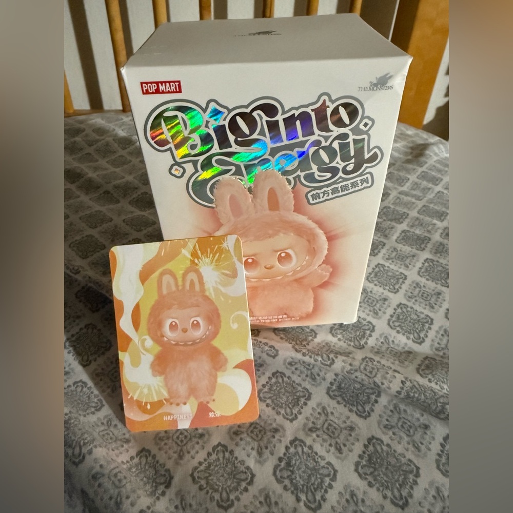 Pop Mart Big Into Energy Labubu-.Happiness